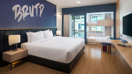 Deluxe Family Pool Terrace Bunkbed