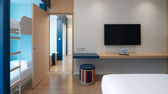 Deluxe Pool Terrace Bunkbed – Connecting & Desk Area