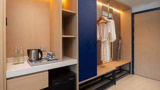 Deluxe Room - Wardrobe