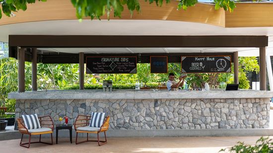 Aqua Eatery & Bar - Bartender