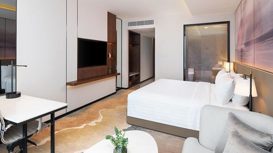 Deluxe River View - King Bedroom