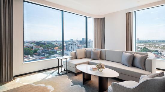 Executive Suite City View - Living Area
