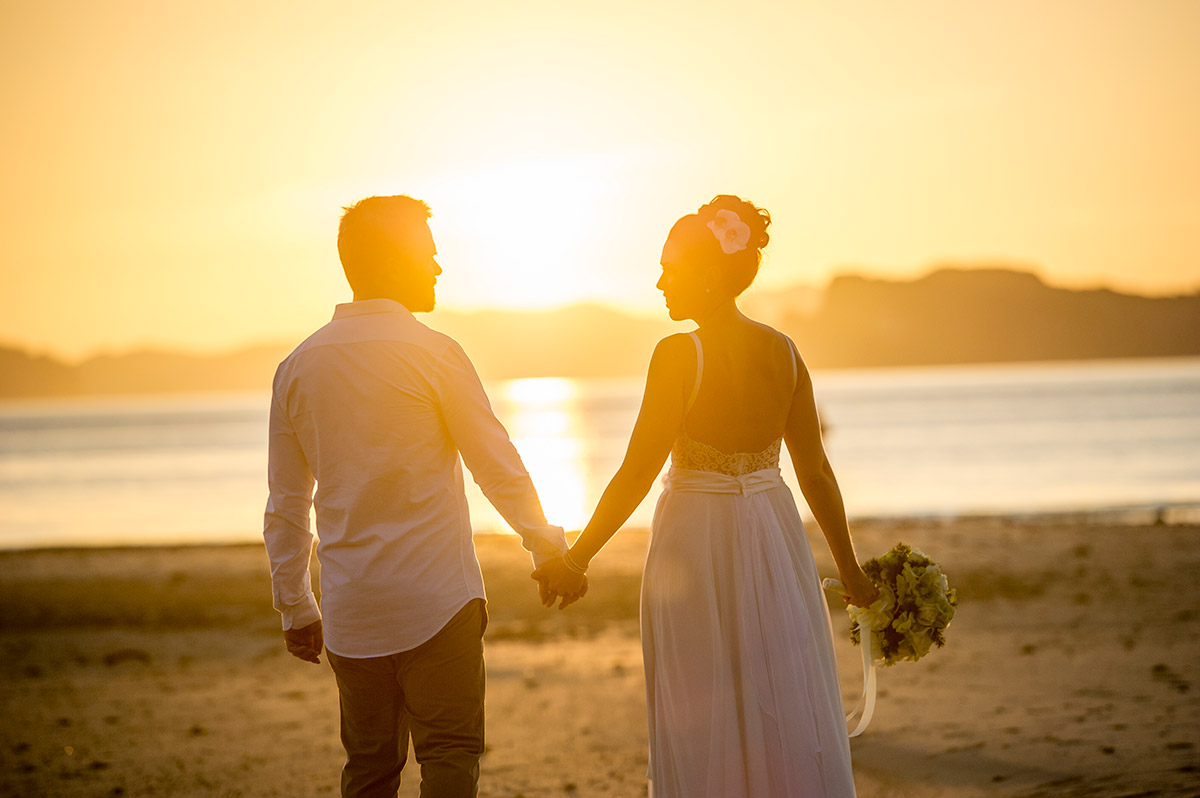 Ocean Embrace Wedding Ceremony - אמארי ווג קראבי (Amari Vogue Krai)